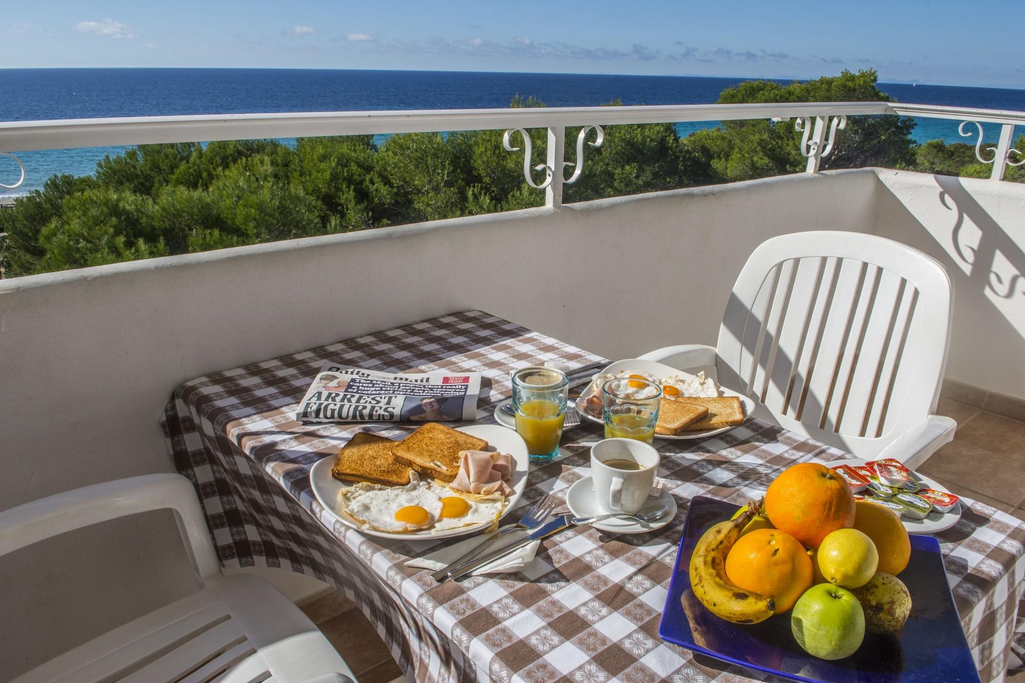 Hamilton Court Aparthotel Santo Tomas