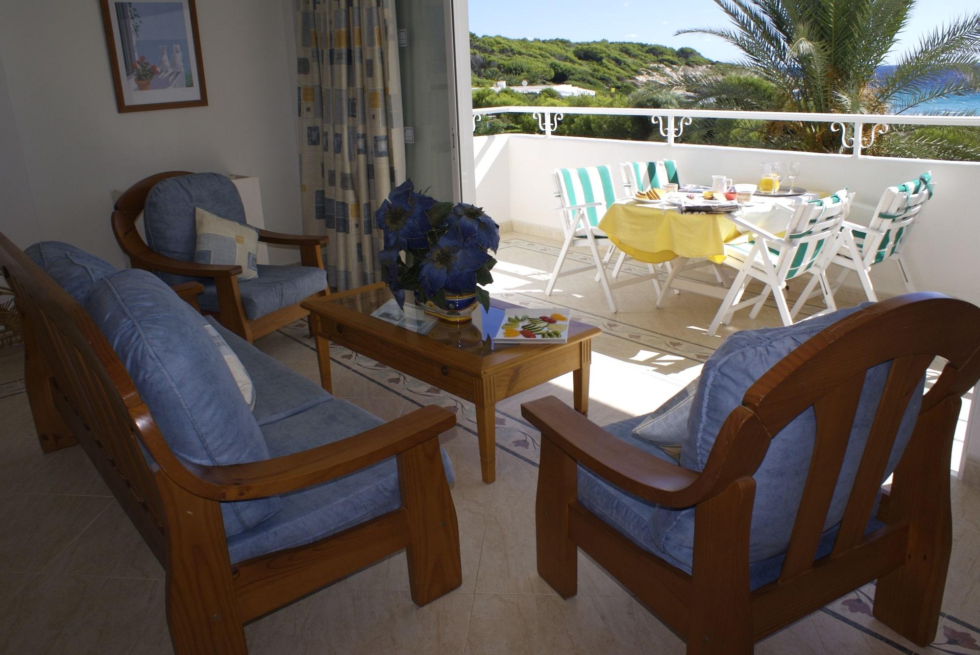 Hamilton Court 3*