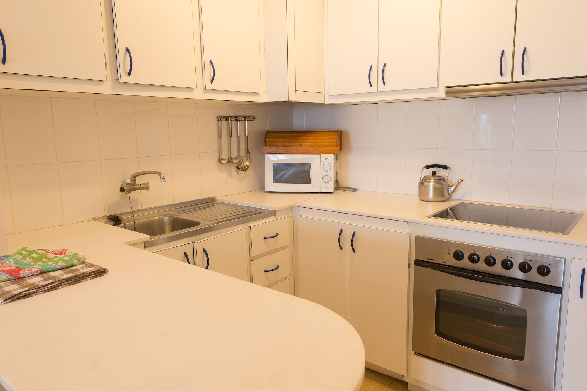 Hamilton Court Aparthotel 3*